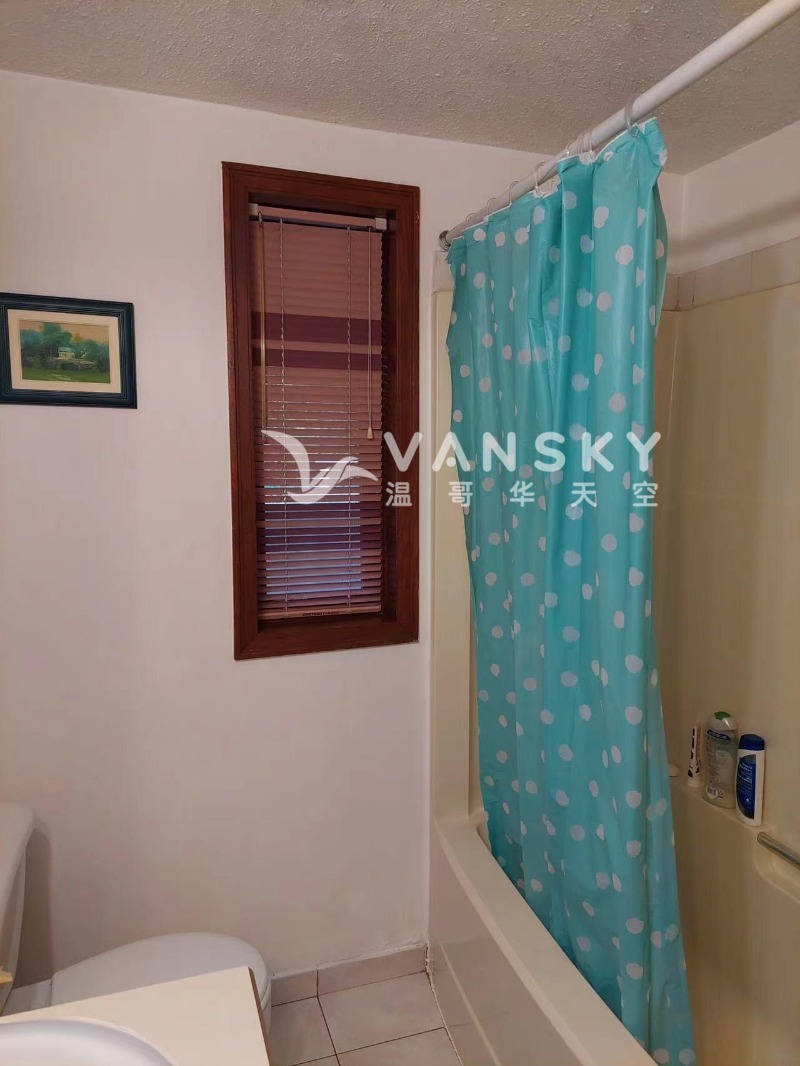 220831194941_629 bath 2.jpg